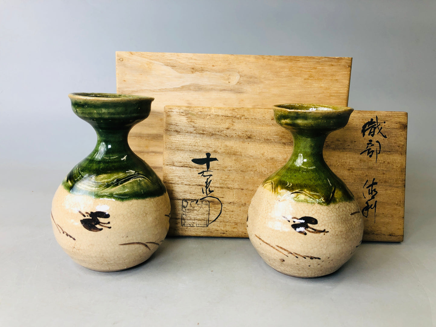 Y6022 CHOUSHI Oribe-ware Tokkuri sake bottle pair signed box Japan antique