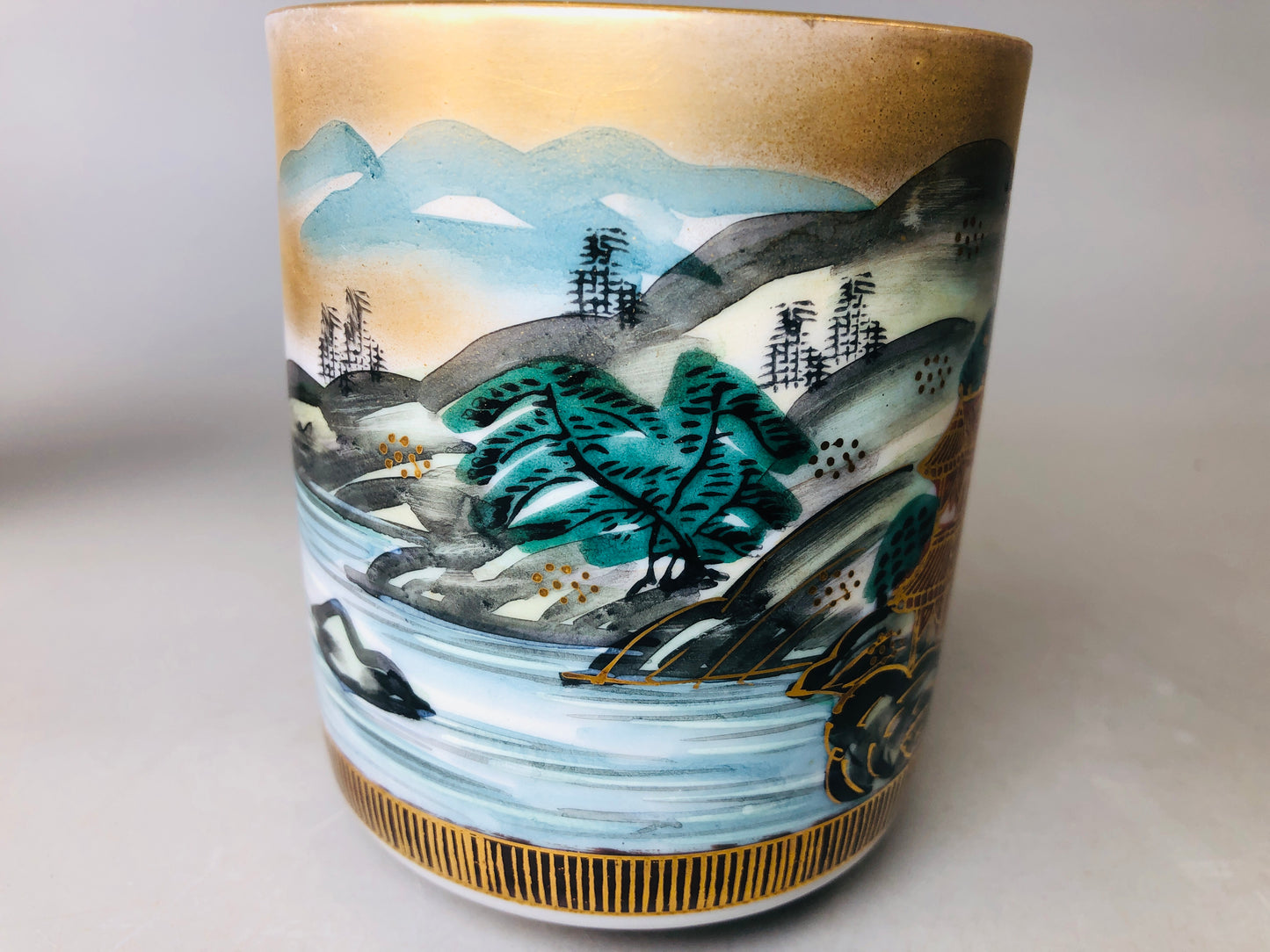 Y6026 YUNOMI Kutani-ware cup signed Japan antique tea ceremony pottery vintage