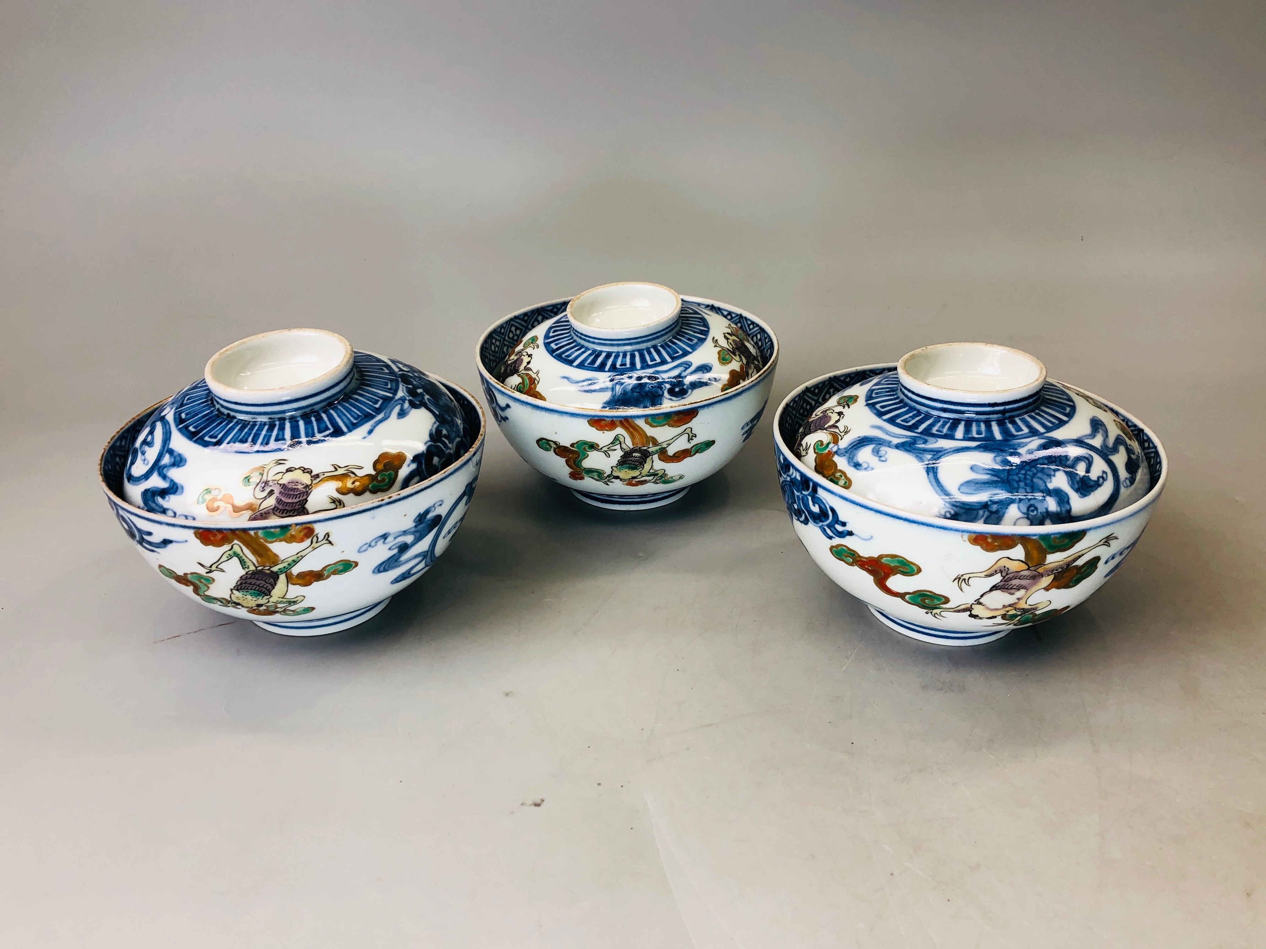 Y6134 [VIDEO] CHAWAN Imari-ware Koimari bowl frog color picture Japan ...