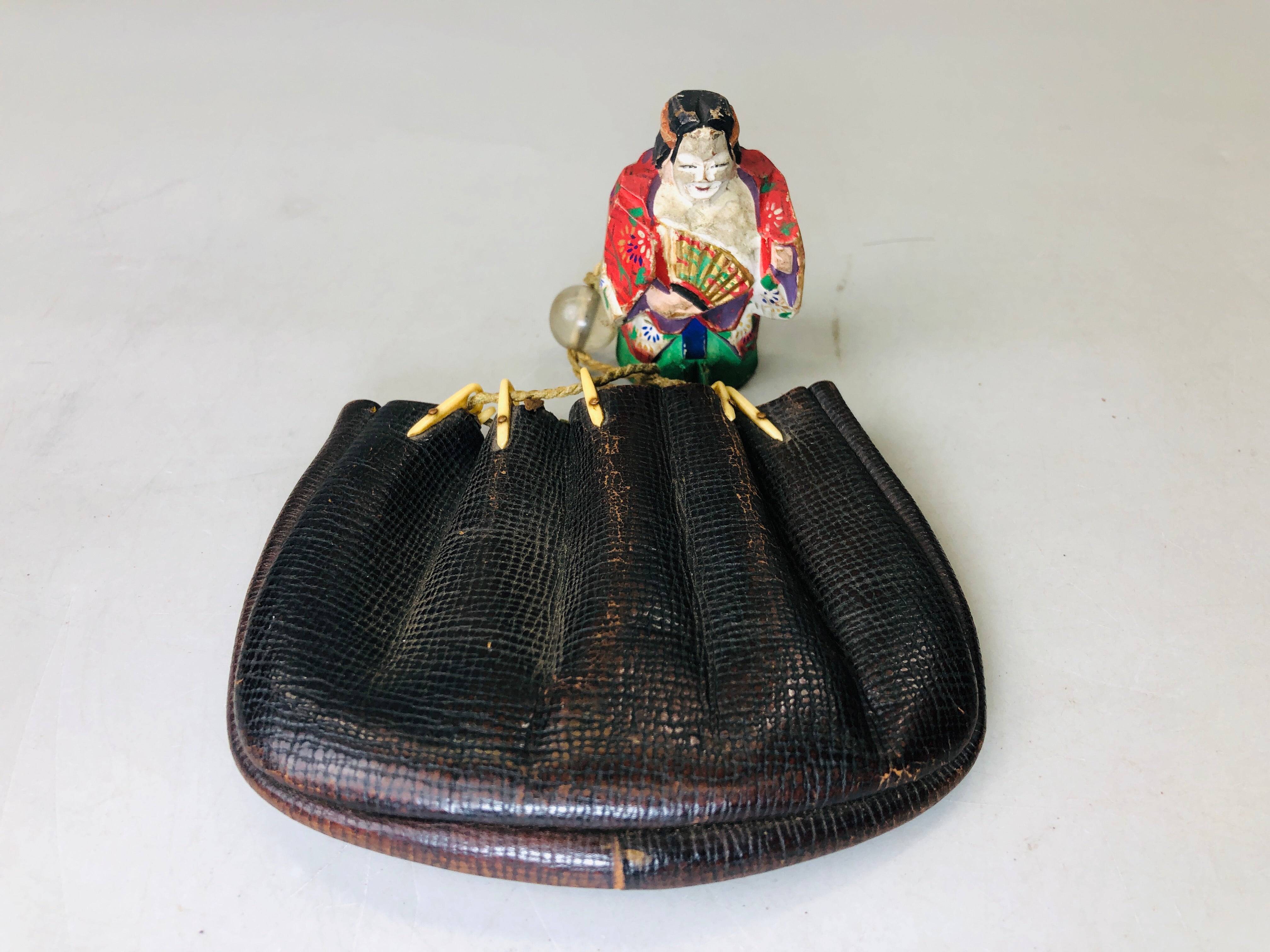 Y6168 [VIDEO] NETSUKE Colored wood carving Noh Japan antique