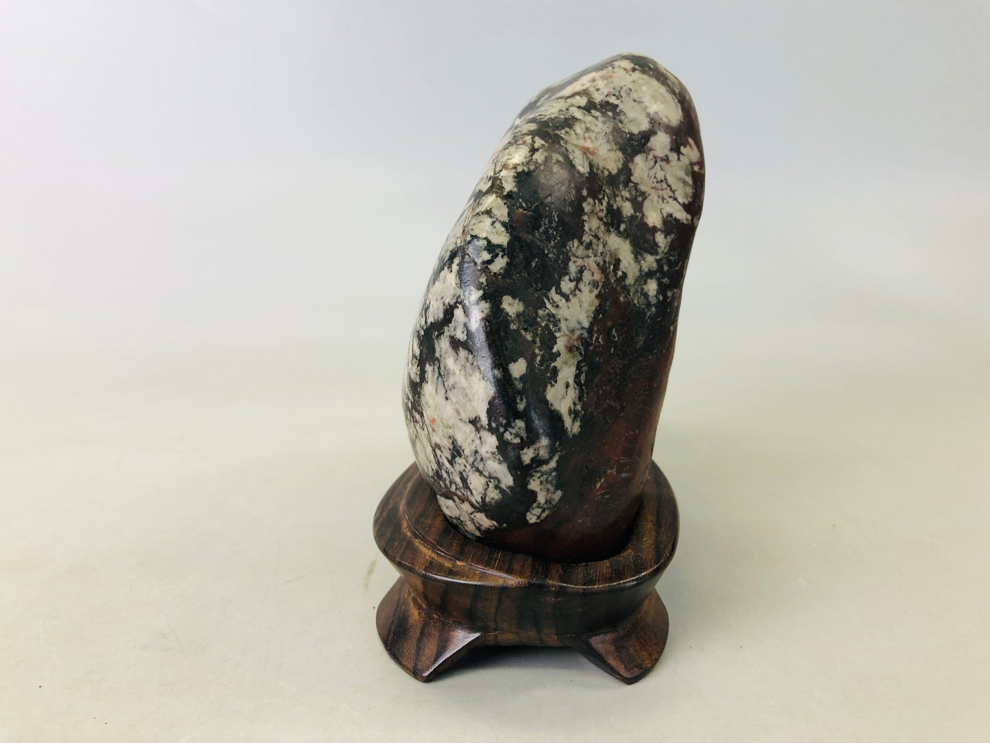 Y6272 [VIDEO] OKIMONO Chrysanthemum stone wooden stand Japan antique interior home decor