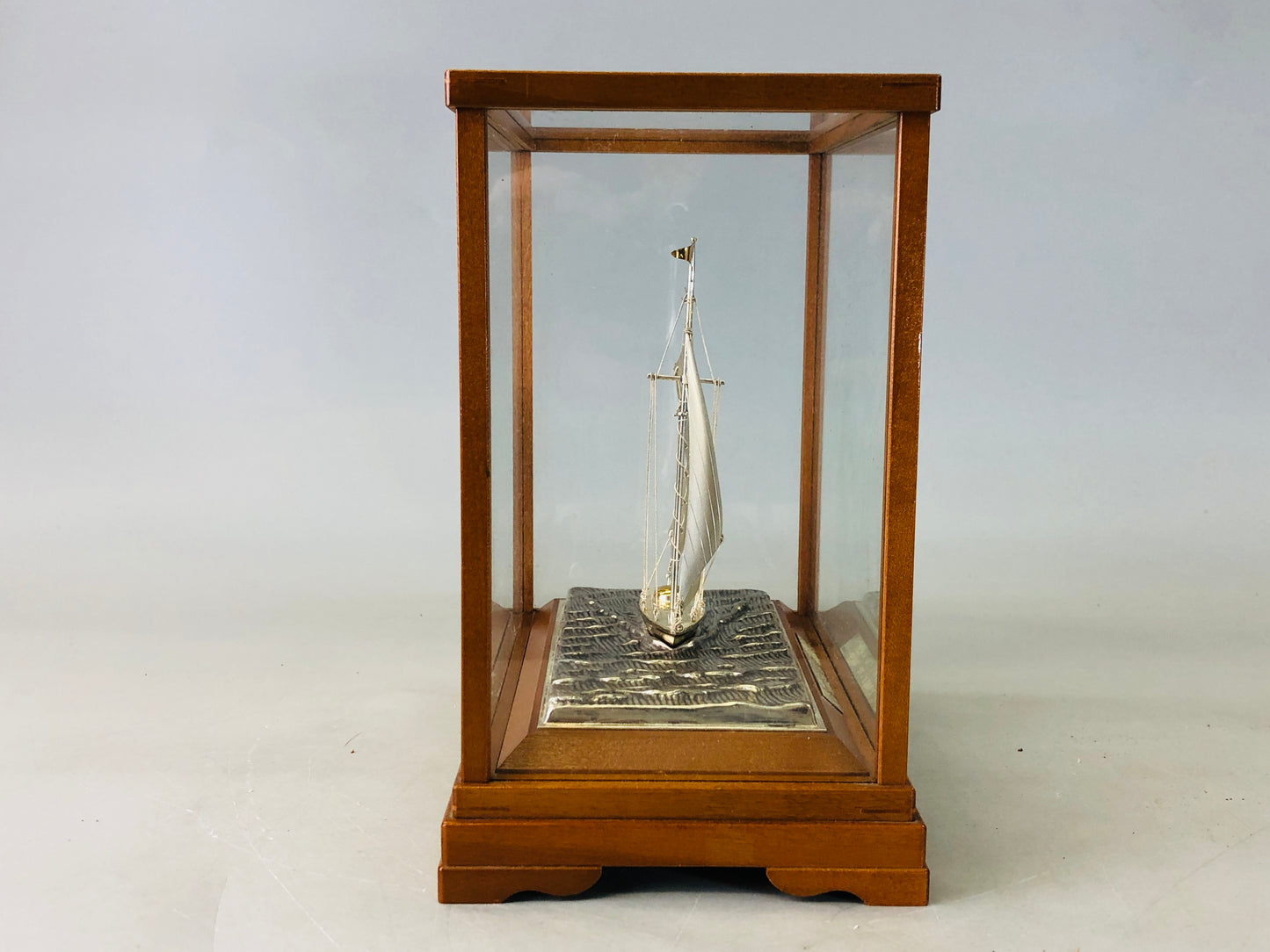 Y6301 [VIDEO] OKIMONO Silver yacht figure signed glass case Japan antique interior decor