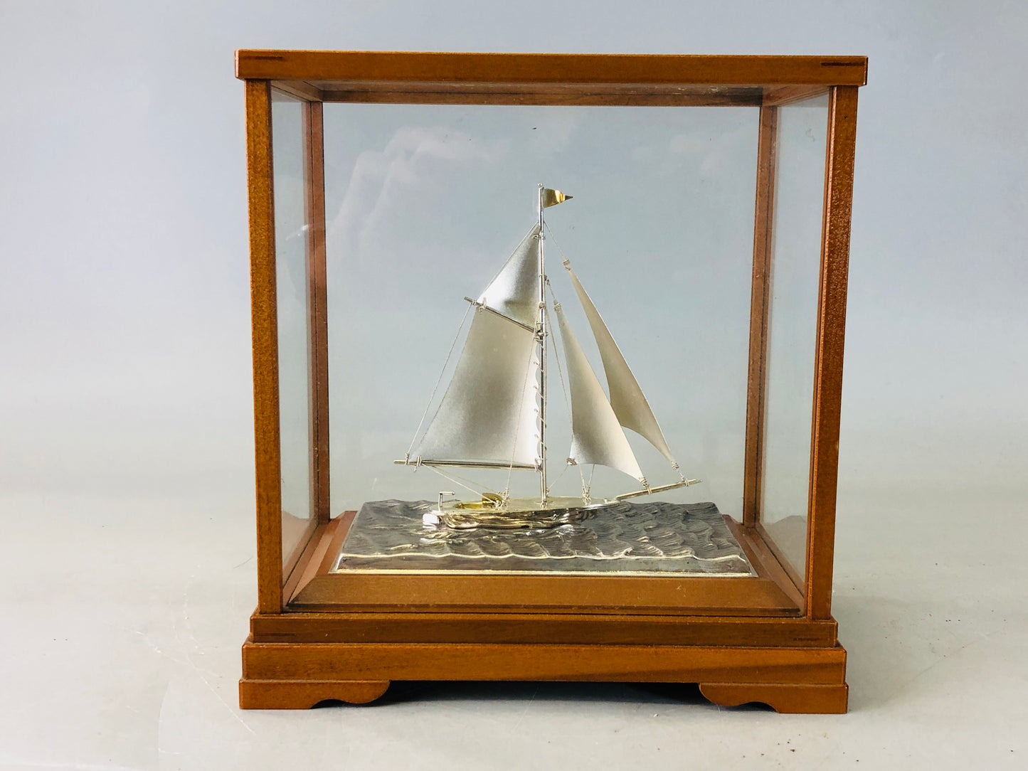 Y6301 [VIDEO] OKIMONO Silver yacht figure signed glass case Japan antique interior decor