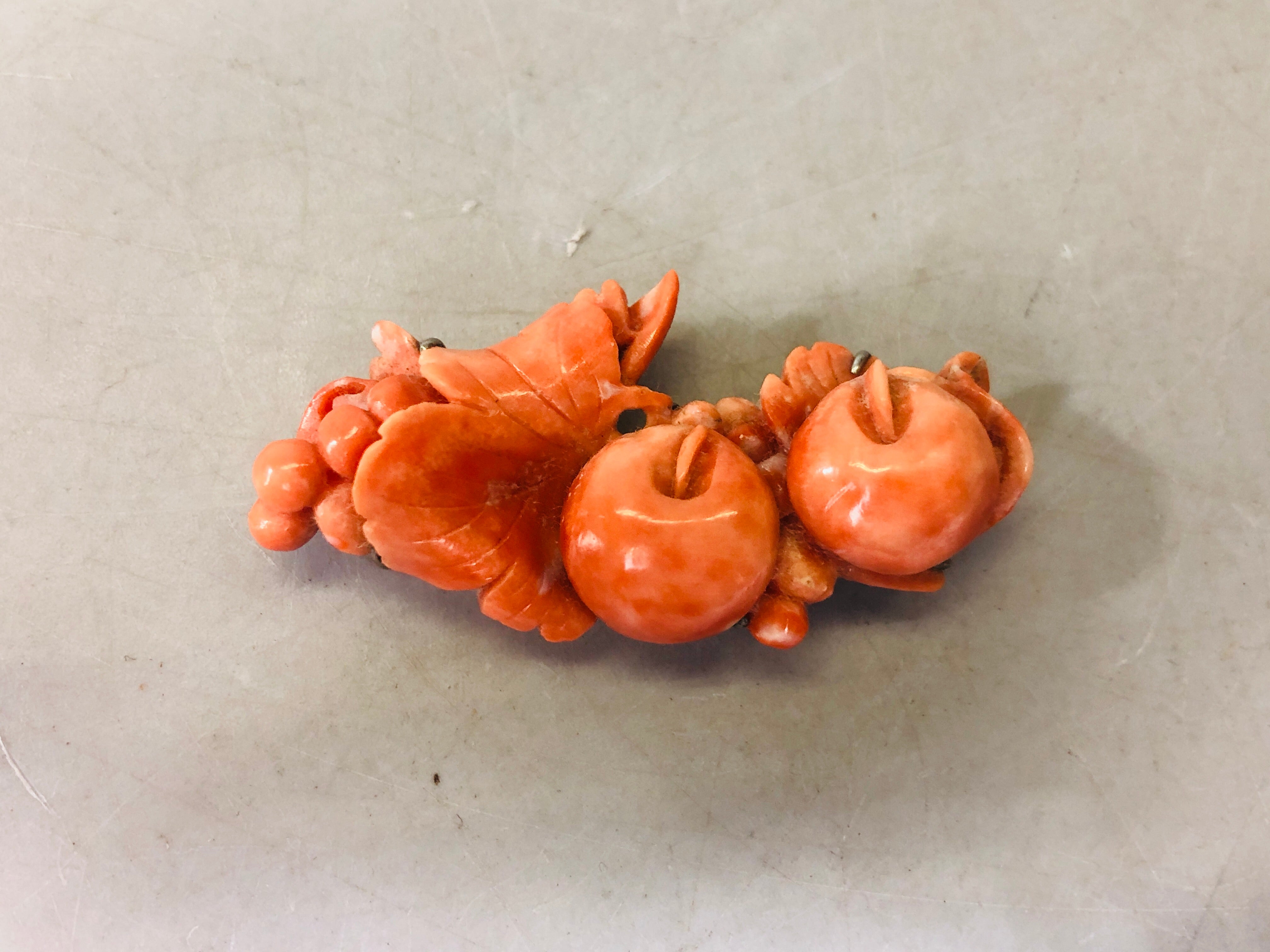 Y6341 [VIDEO] OBIDOME Sash Clip brooch Coral Fruit sculpture Japan Kim ...