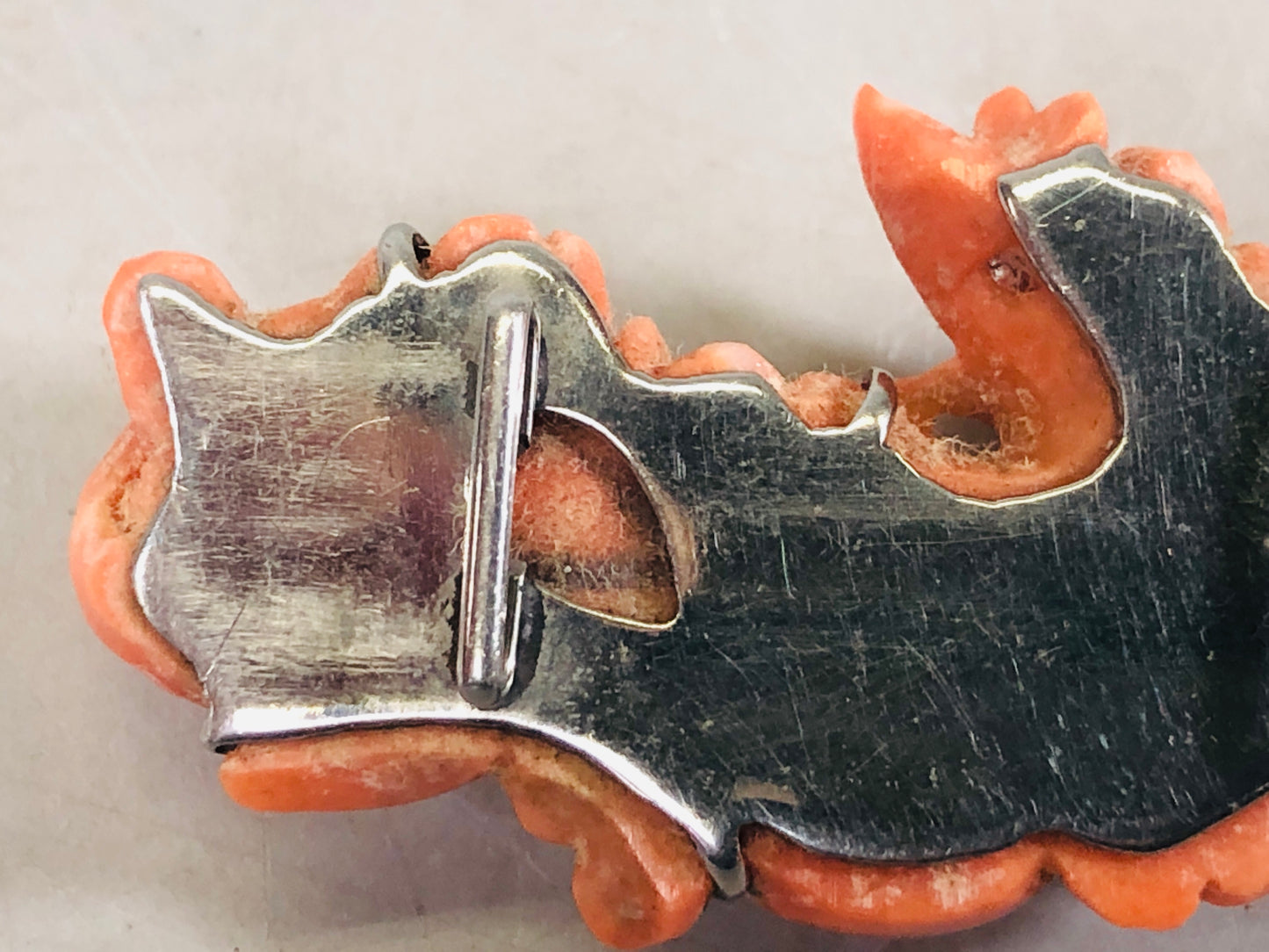 Y6341 [VIDEO] OBIDOME Sash Clip brooch Coral Fruit sculpture Japan Kimono antique