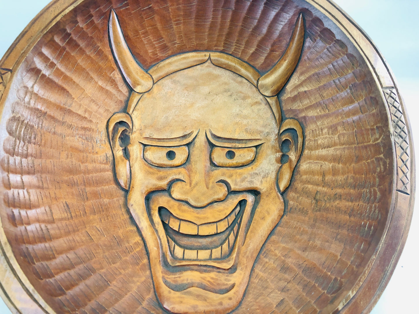 Y6379 [VIDEO] DISH Hannya wood carving decorative plate signed Japan antique interior