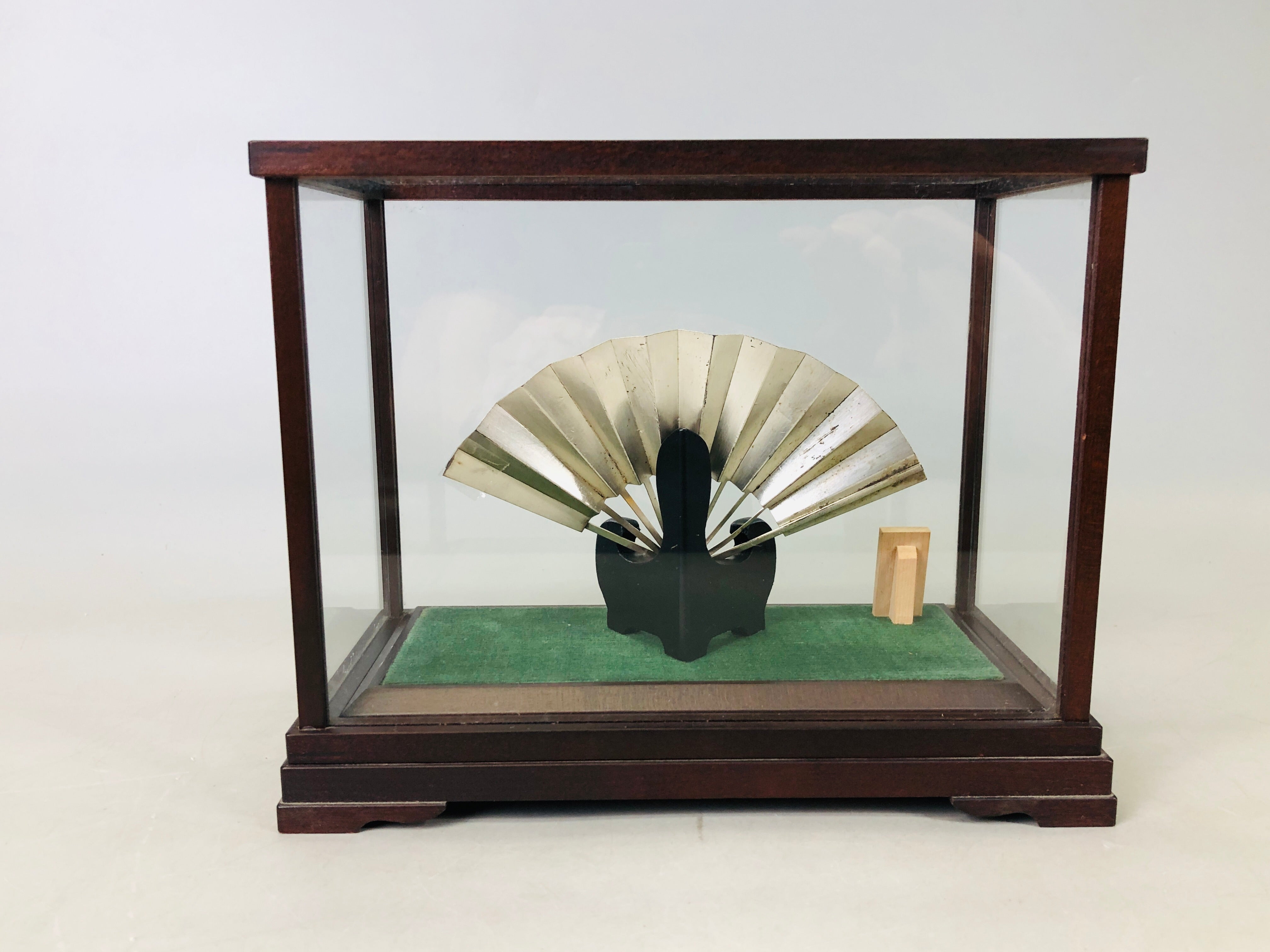 Y6488 「VIDEO] OKIMONO Sterling Silver Fan glass case Japan antique int –  Hareitiba Japanese Antique