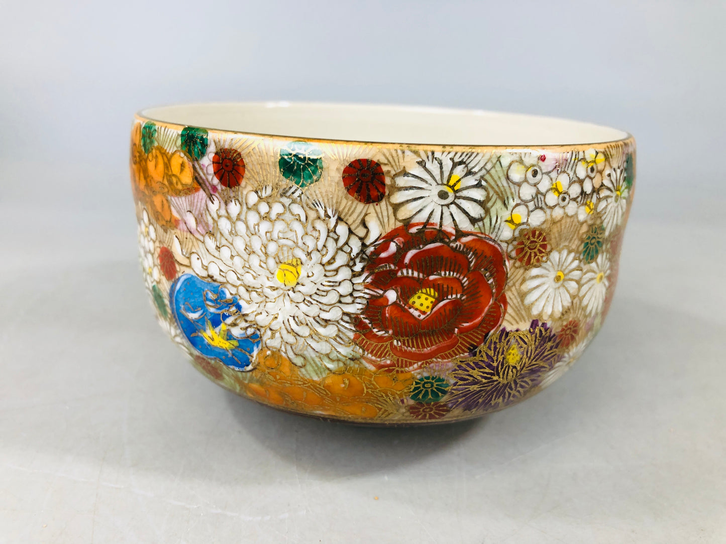 Y6531 [VIDEO] CHAWAN Kutani-ware flowers signed box Japan antique tea ceremony pottery