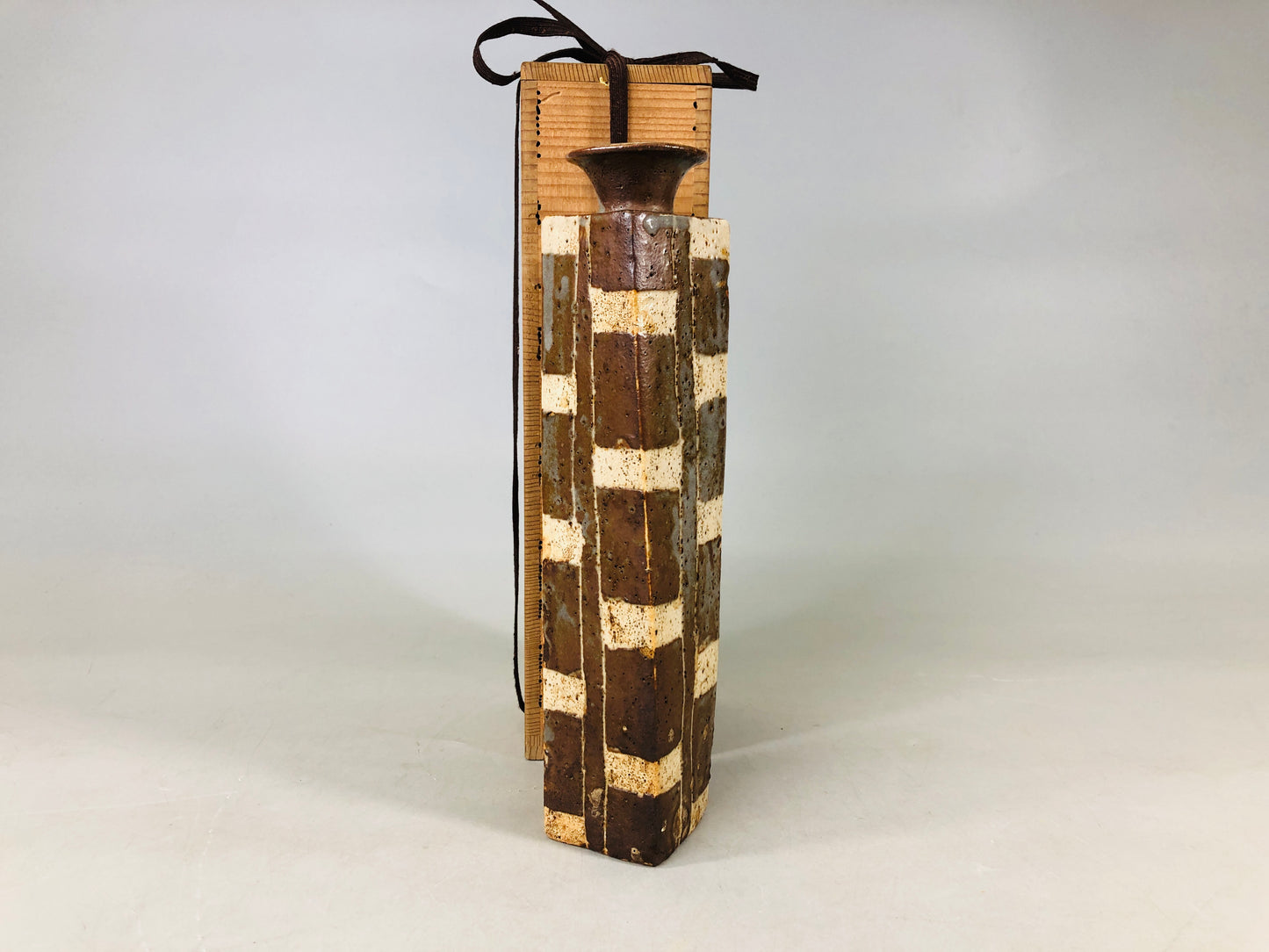 Y6537 [VIDEO] FLOWER VASE Shino-ware box Japan ikebana arrangement antique interior pot