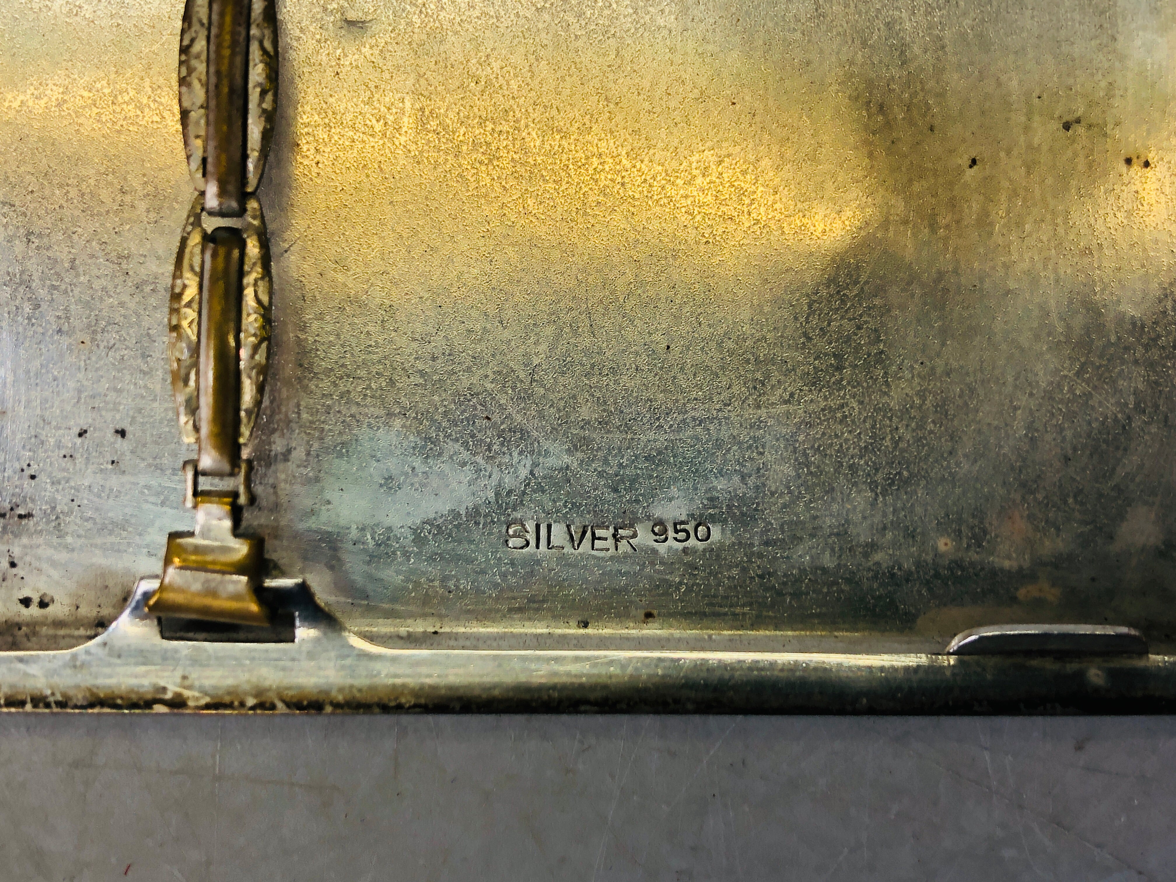 Y6545 [VIDEO] BOX Silver cigarette case signed arabesque