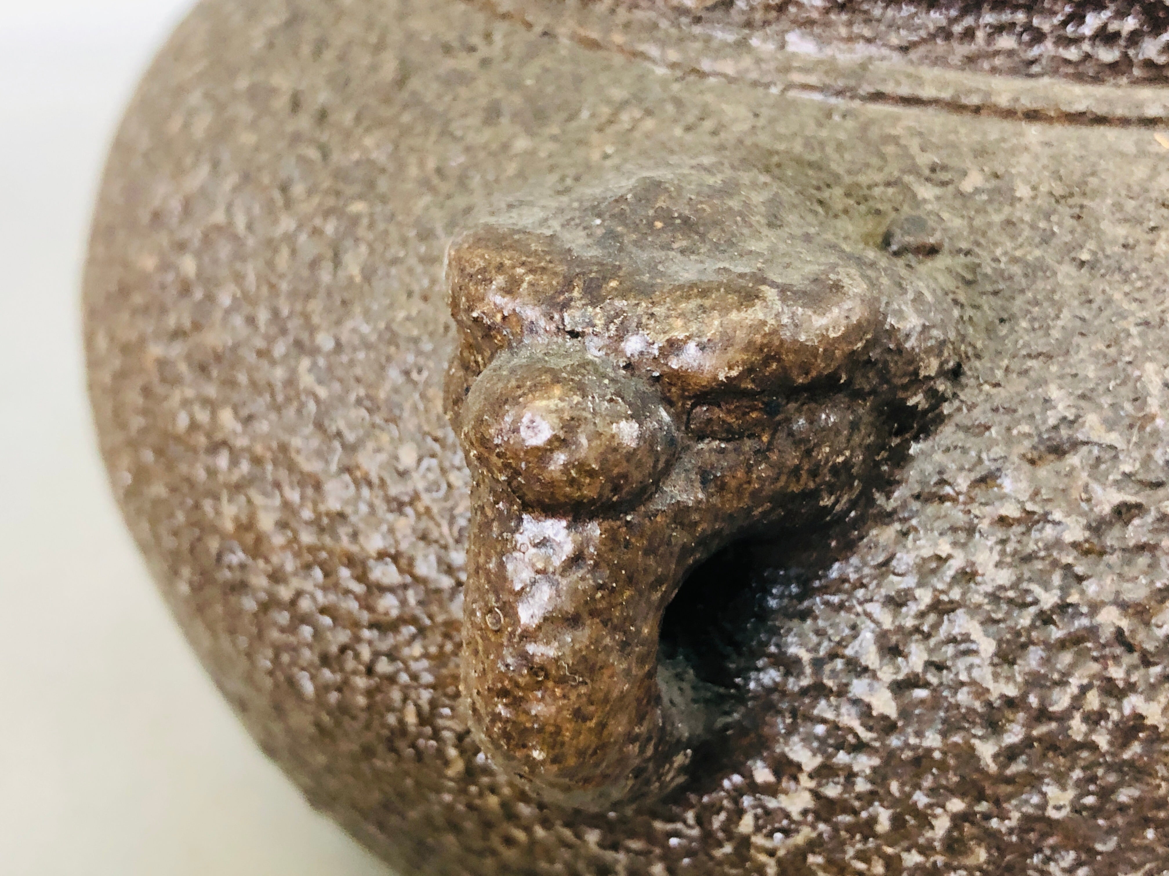 Y6622 [VIDEO] OKIMONO Bunpuku Chagama ceramic raccoon dog figure