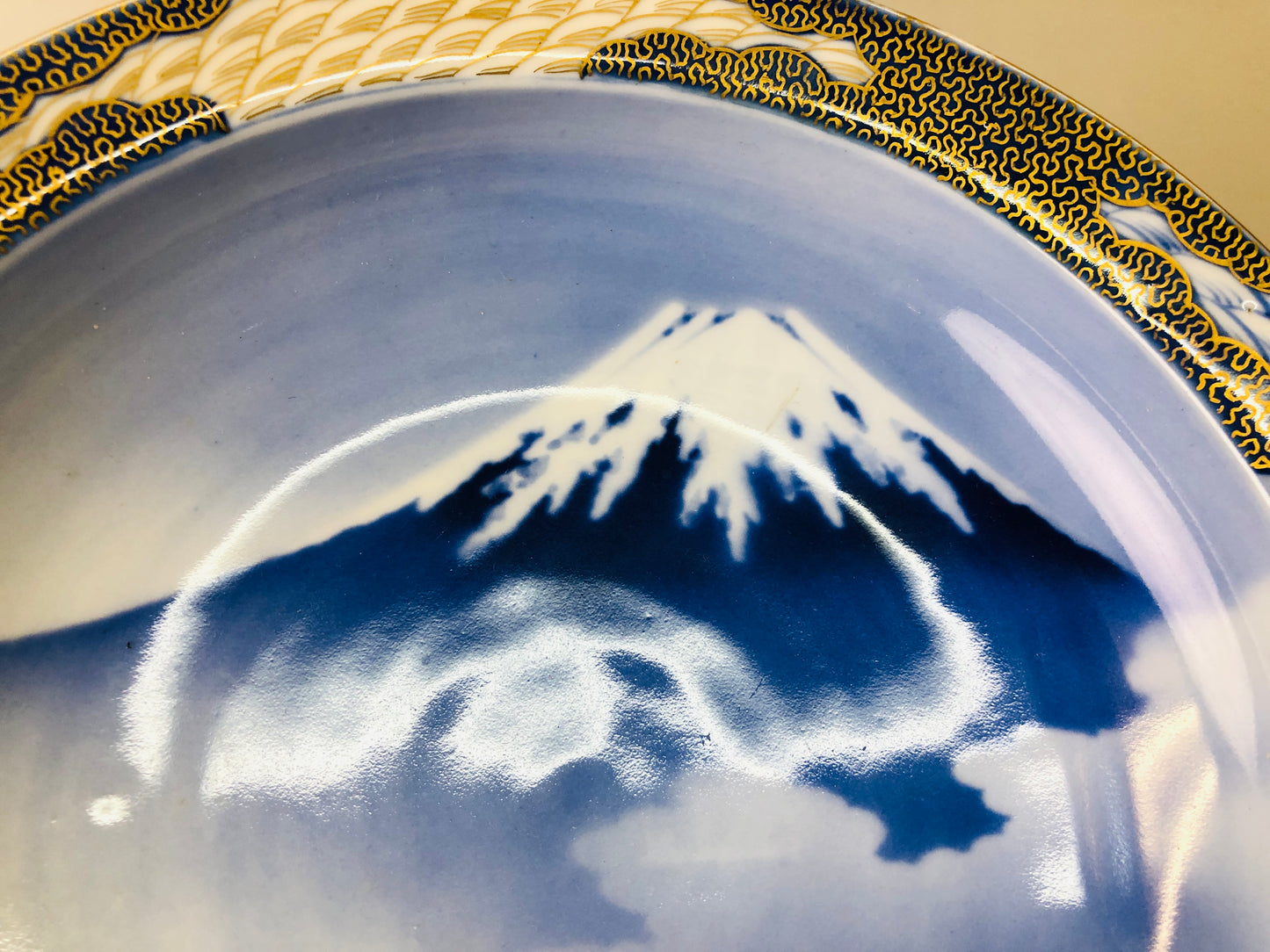 Y6682 [VIDEO] DISH Fukagawa-Seiji Mt.Fuji plate signed Japan antique tableware kitchen