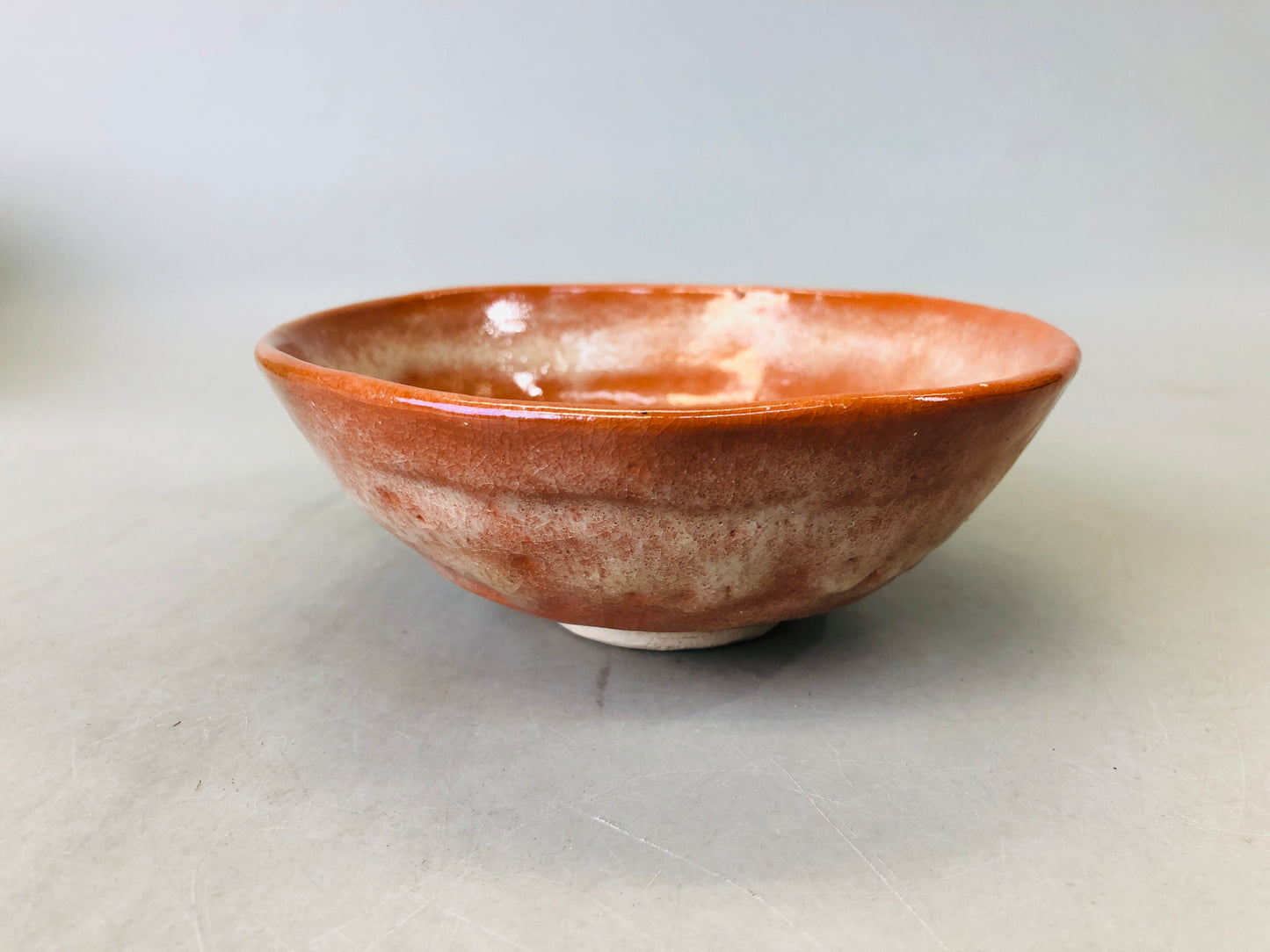 Y6686 [VIDEO] CHAWAN Raku-ware flat red signed box Japan antique tea ceremony pottery