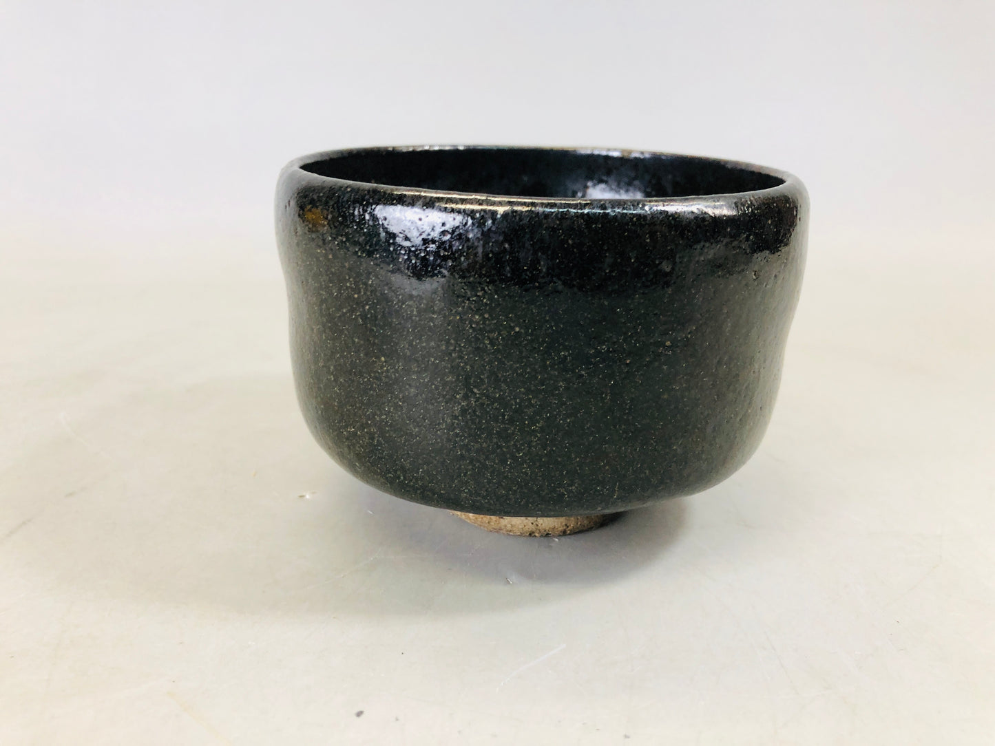 Y6784 [VIDEO] CHAWAN Raku-ware black bowl signed Japan antique tea ceremony pottery