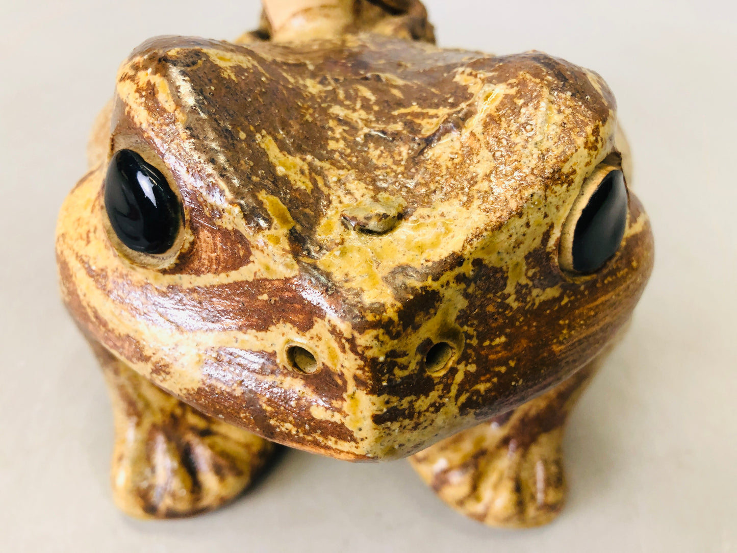 Y6797 [VIDEO] OKIMONO Ceramic Frog faimly figurine Japan antique figure interior decor