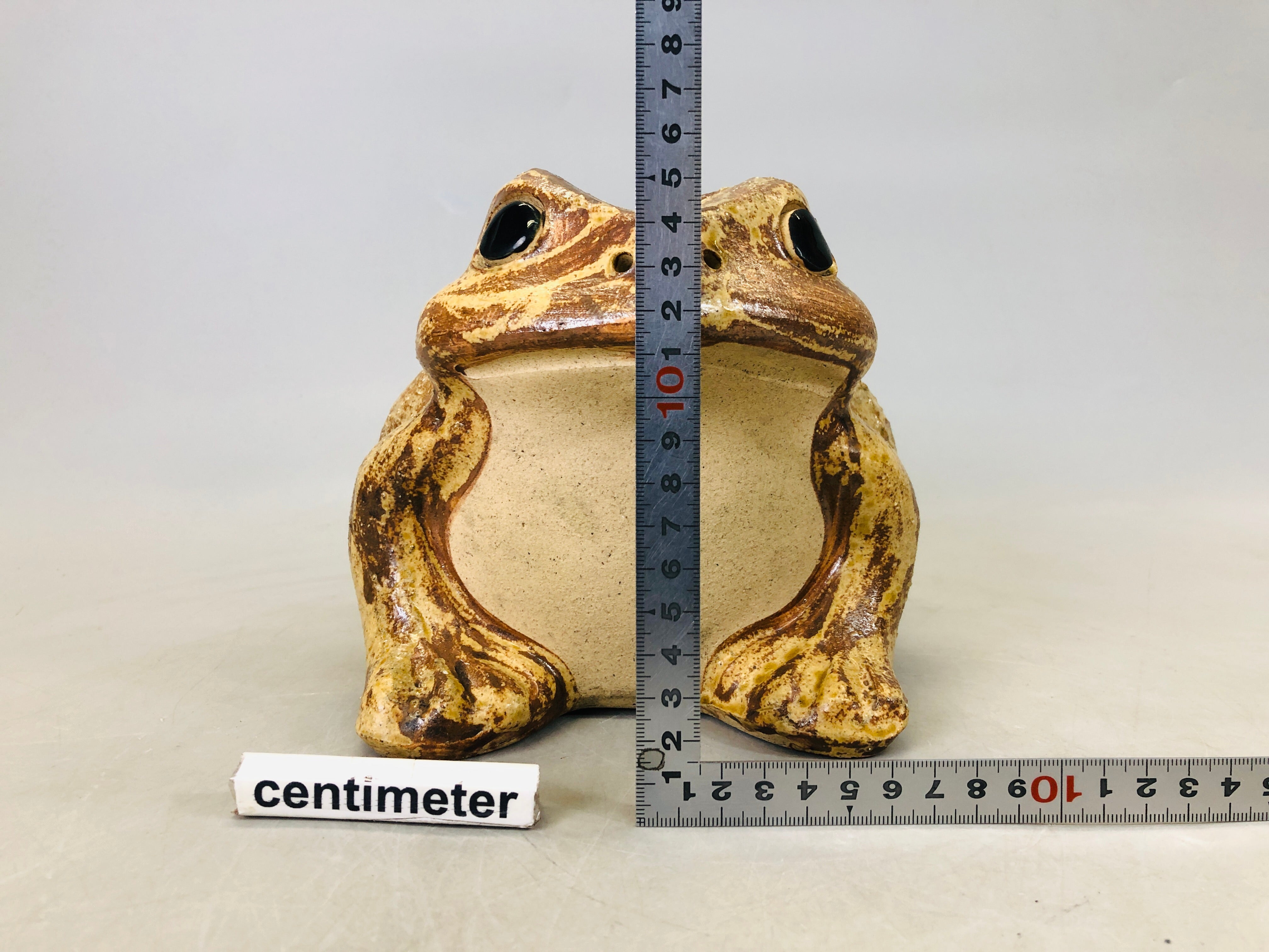 Y6797 [VIDEO] OKIMONO Ceramic Frog faimly figurine Japan antique