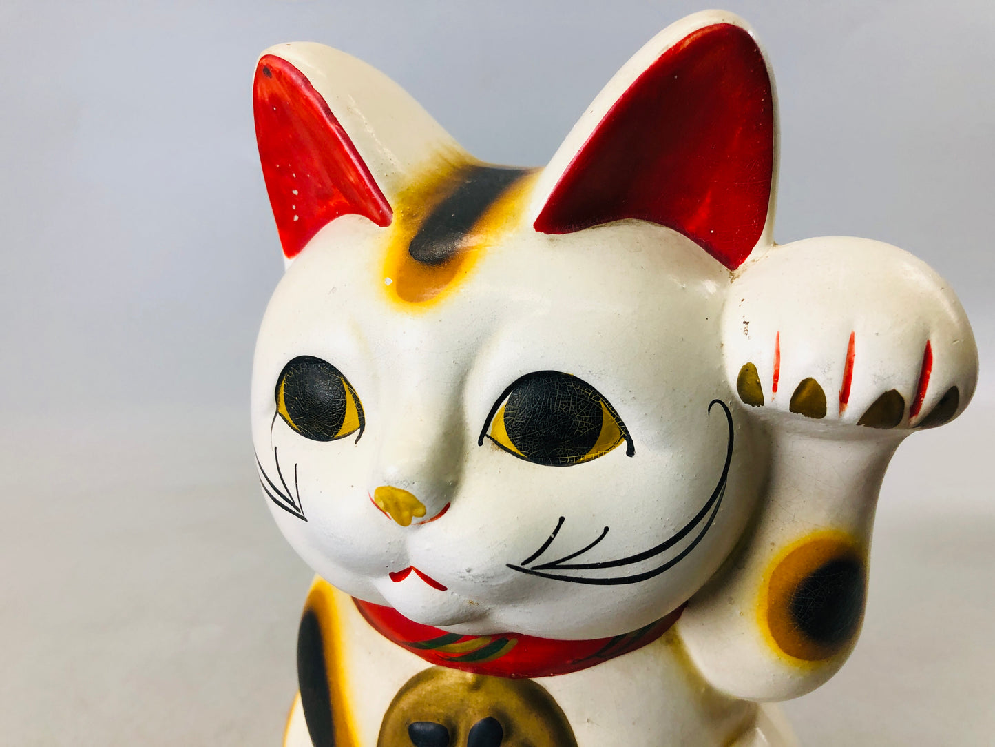 Y6856 [VIDEO] OKIMONO Ceramic Beckoning White Cat piggy bank Japan antique interior