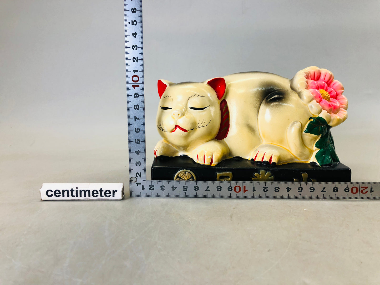 Y6864 [VIDEO] OKIMONO Ceramic Sleeping Cat figurine figure Japan antique interior decor