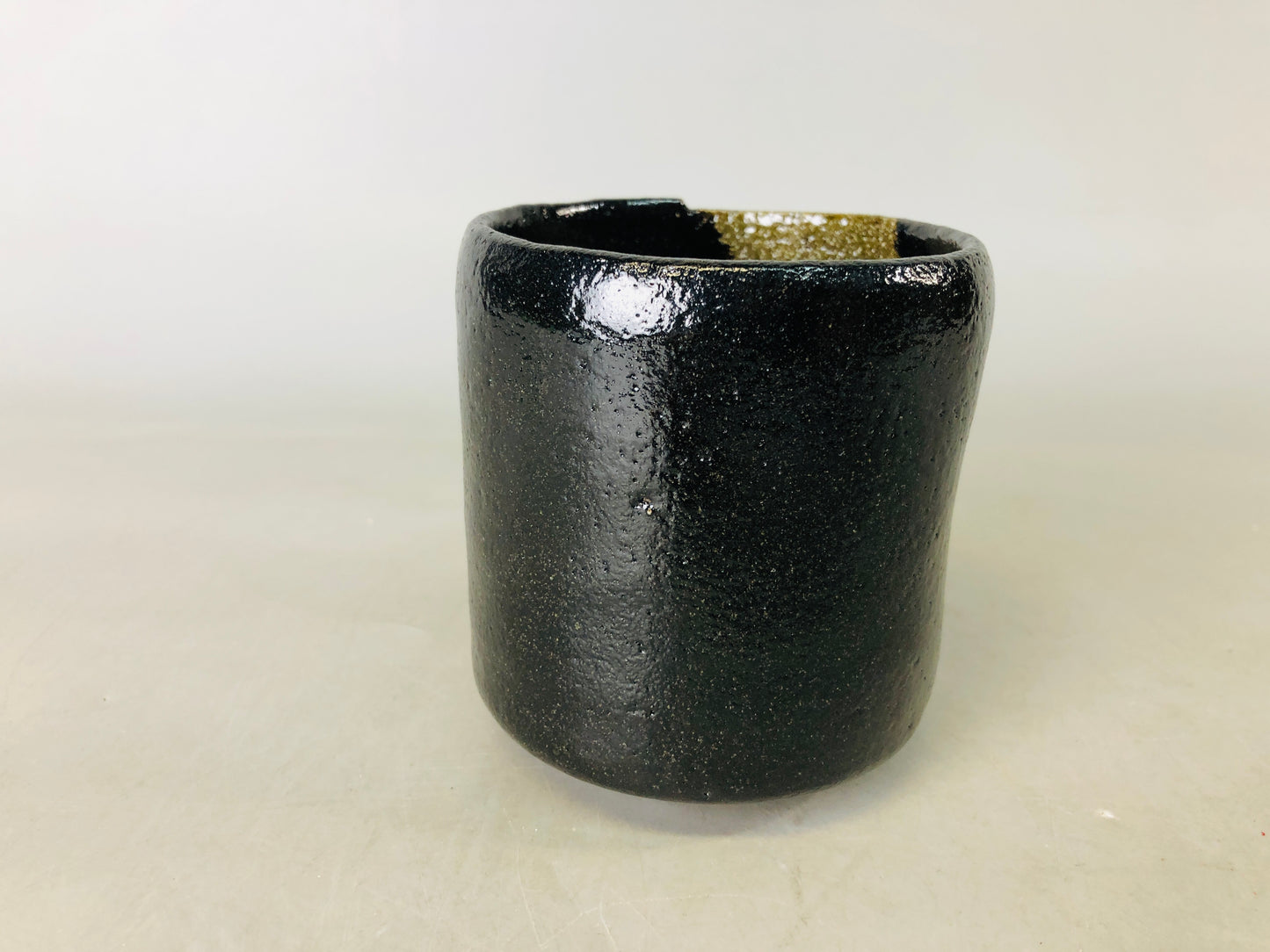 Y6870 [VIDEO] CHAWAN Raku-ware tube bowl black signed Japan antique tea ceremony pottery