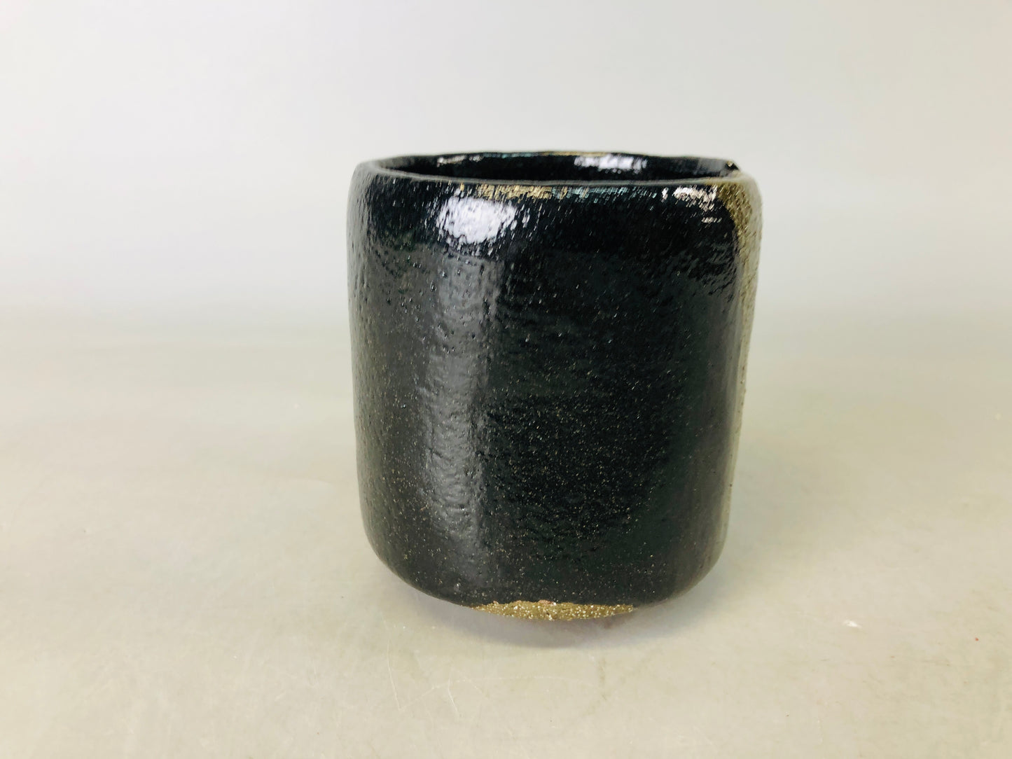 Y6870 [VIDEO] CHAWAN Raku-ware tube bowl black signed Japan antique tea ceremony pottery