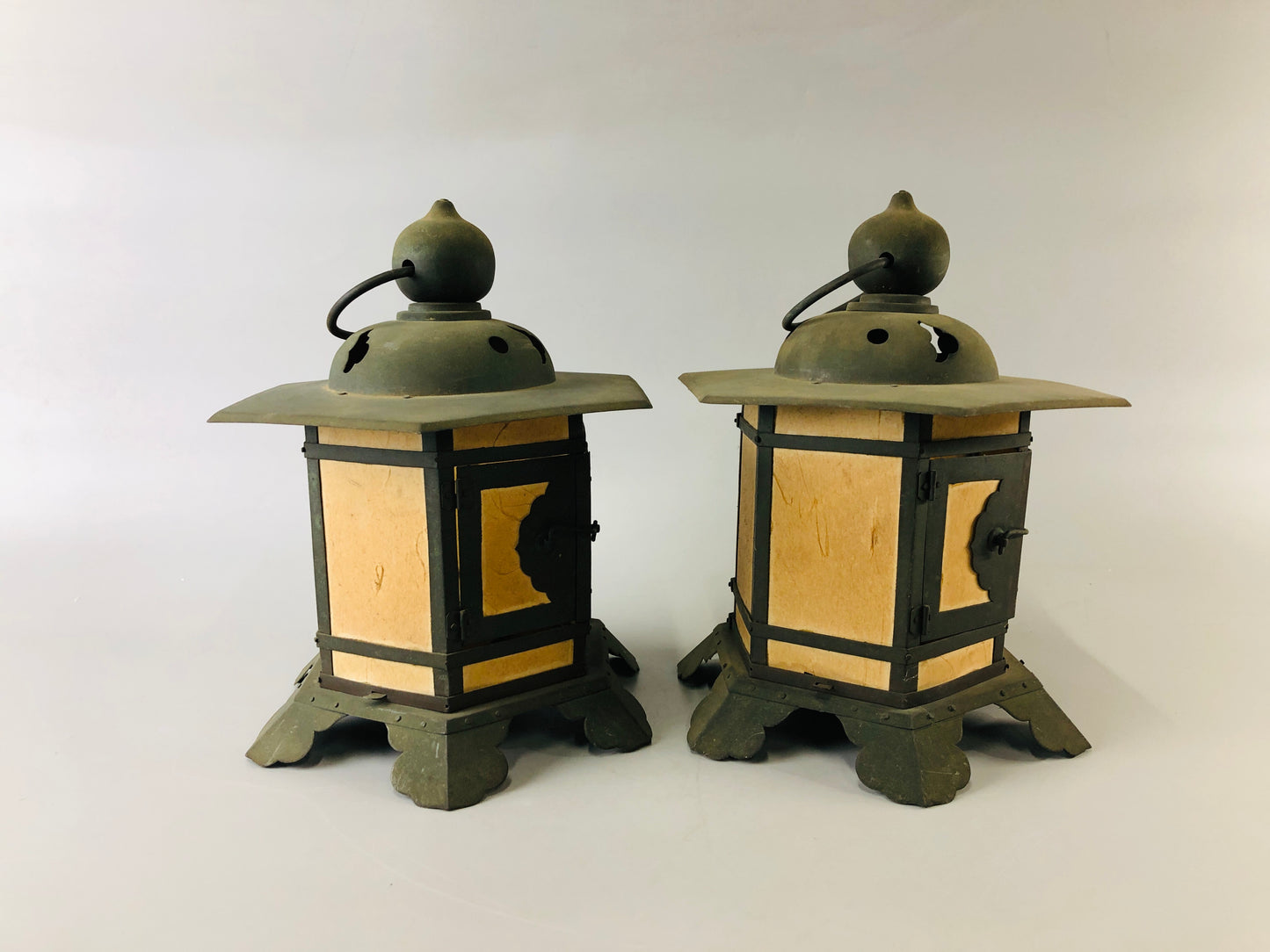 Y6976 [VIDEO] TOUROU Copper Hanging Lantern pair Japan antique interior decor Buddhism