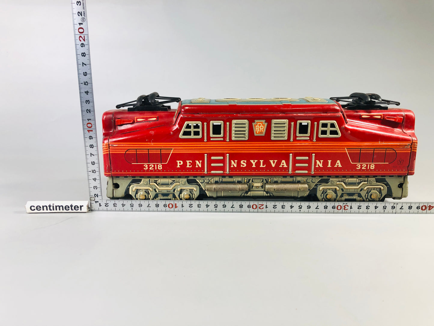 Y7007 [VIDEO] TIN TOY Train Pennsylvania 3218 transportation red Japan antique vintage