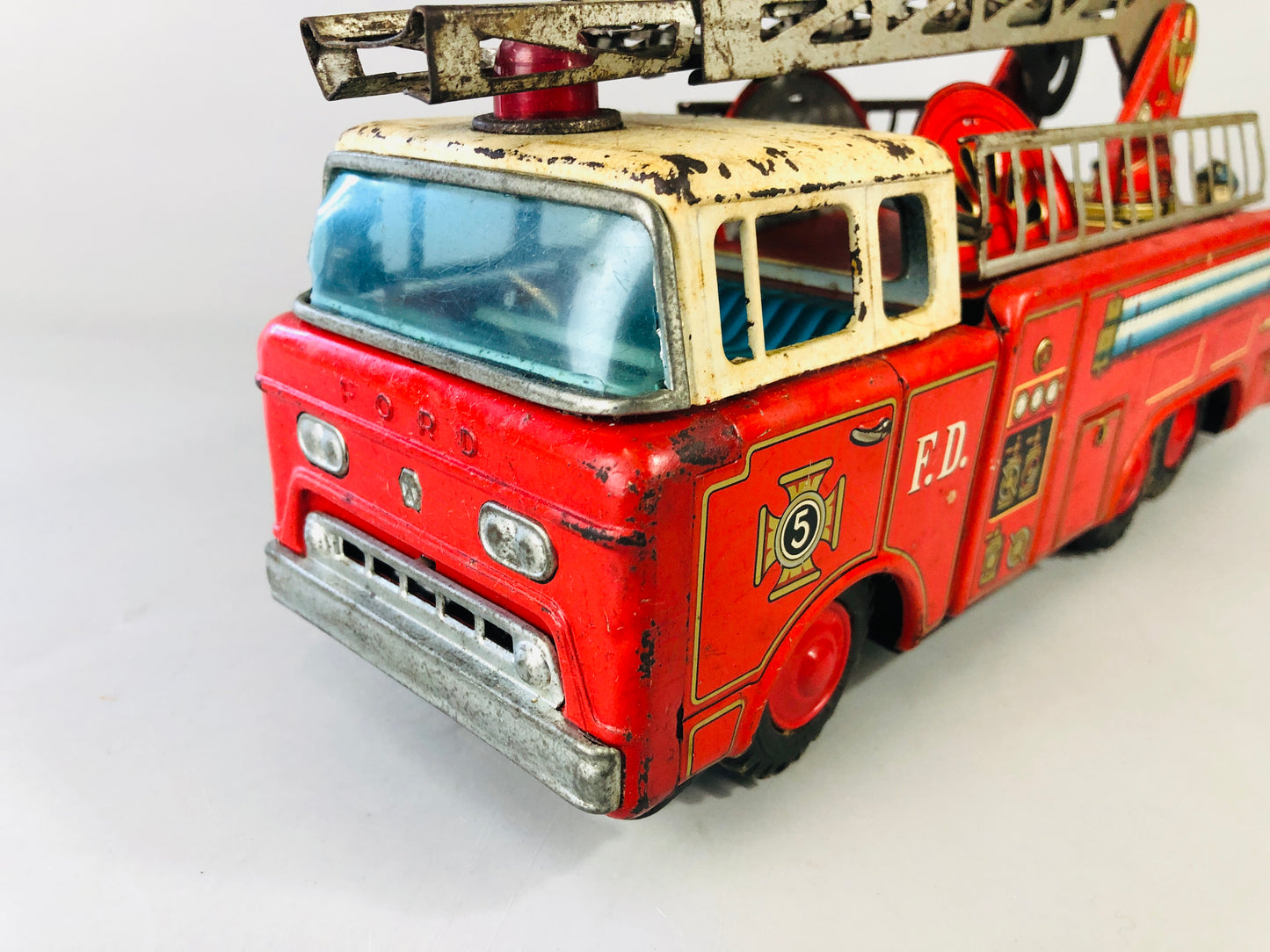 Y7125 TIN TOY Fire engine truck working vehicle Japanese antique vintage